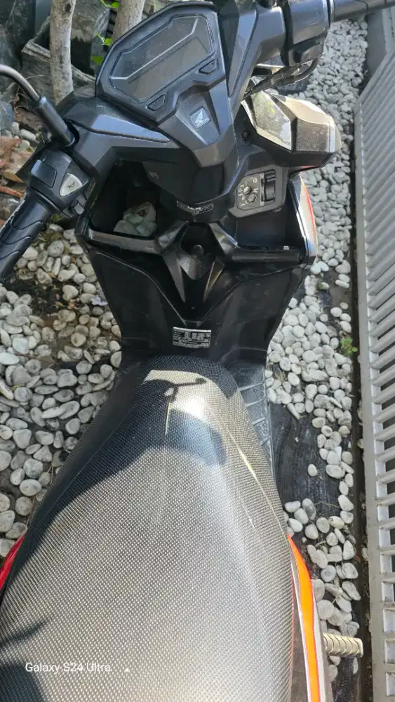 Vario 2018 merah hitam