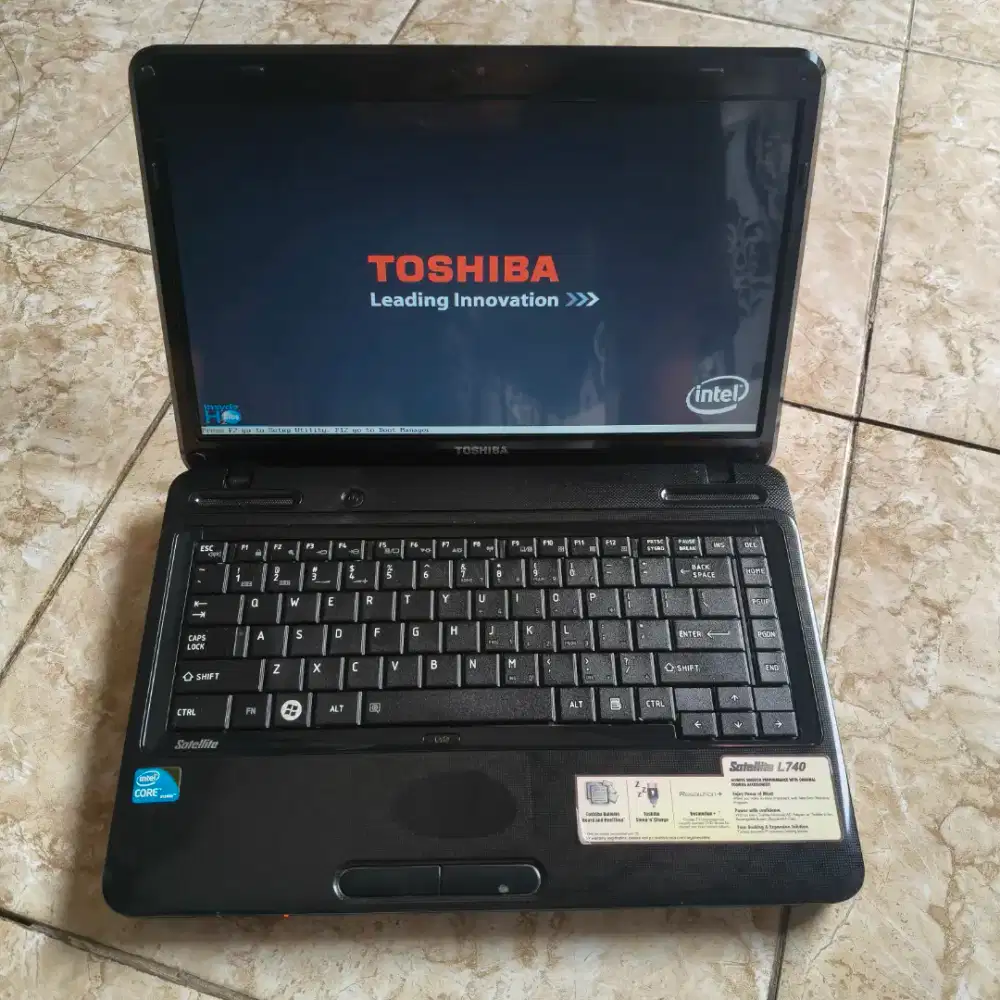 Laptop Toshiba L740 Core i3/4gb/320gb