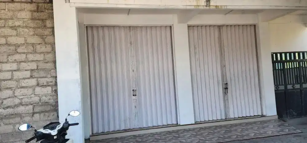 DISEWAKAN BANGUNAN LUAS DAN STRATEGIS