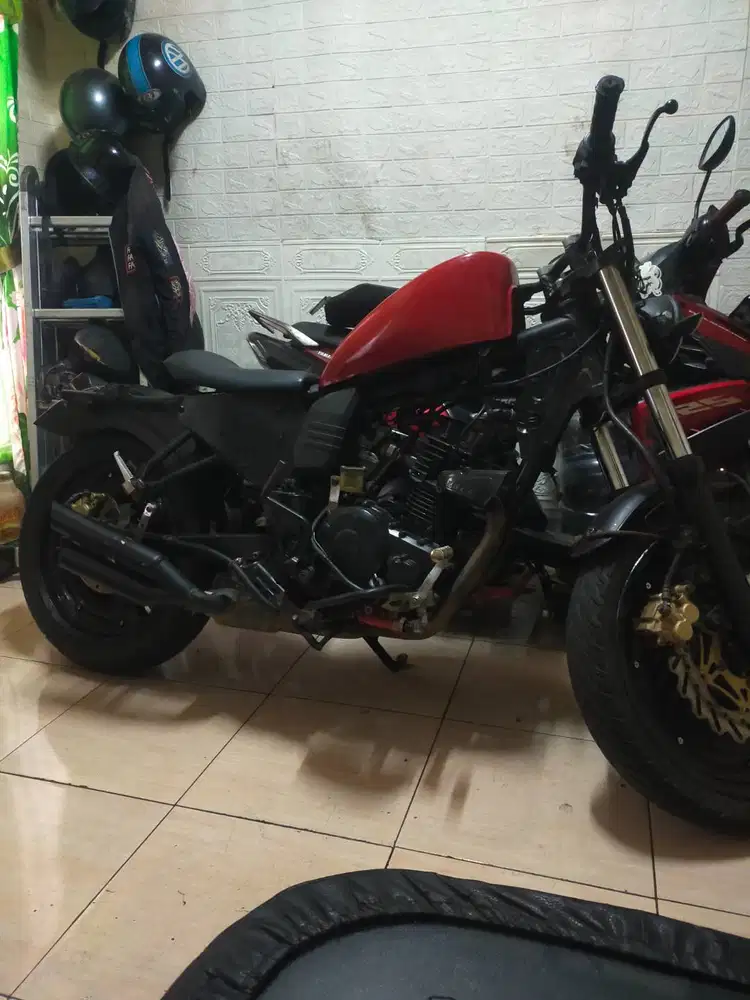Motor custom basic Byson