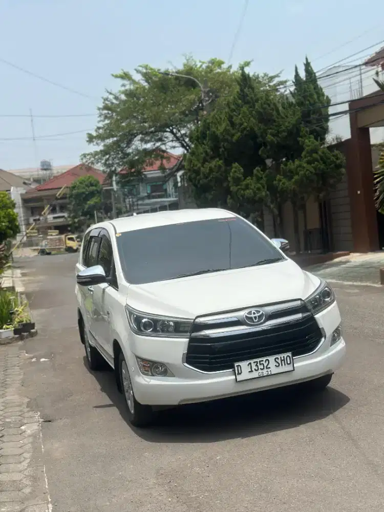Toyota kijang innova Q mt bensin