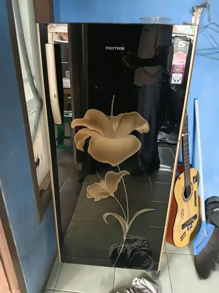 Kulkas 1pintu dijual POLYTRON rak lengkap tempered glass beku dingin