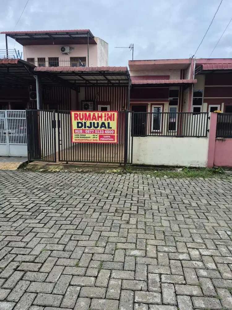 Rumah komplek dekat jalan raya kota medan