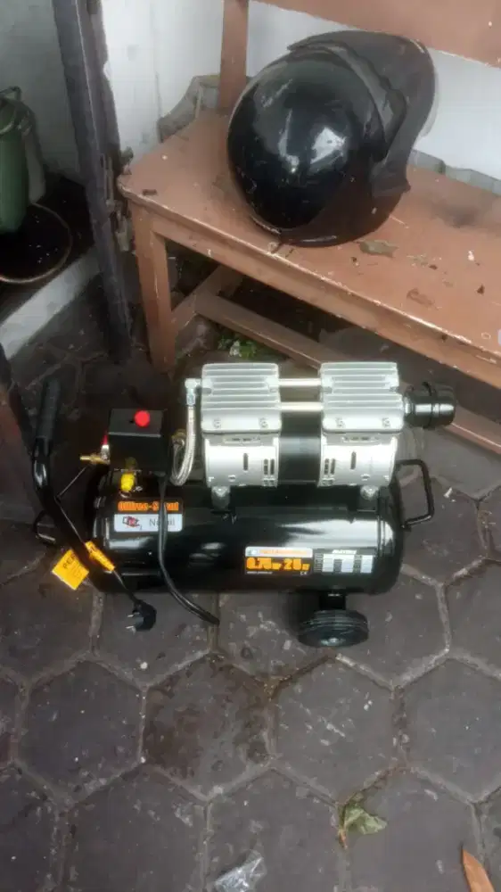 Dijual kompresor angin oiless 25L matrix baru no box