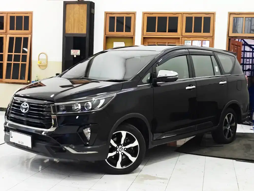 Km68rb Ori Innova Venturer 2022 Diesel Automatic AT Hitam L 2021 2GD