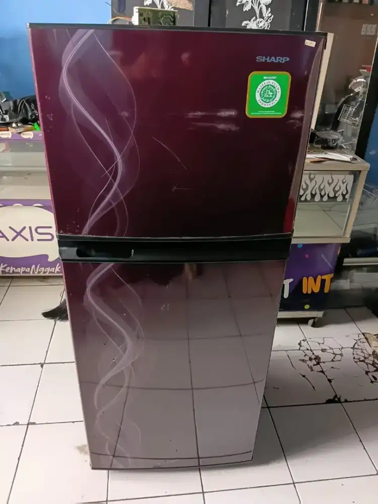 Kulkas SHARP DIJUAL BODY MULUS LUAR DALAM COD RAK LENGKAP BEKU DINGIN