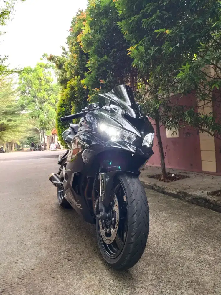 Kawasaki ZX25R Tahun 2024