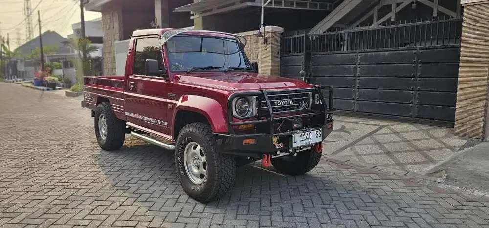 Hiline Pickup th 1986 Mesin Turbo,transmisi 5 speed, full Option ARB
