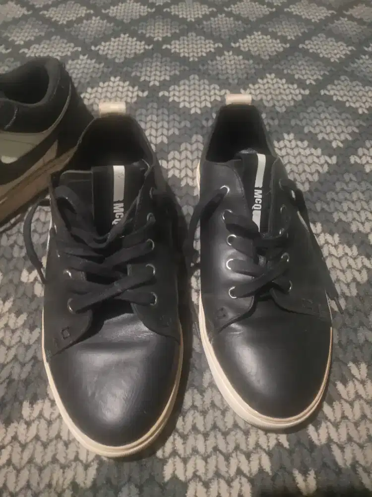 Sepatu MCQ Pria