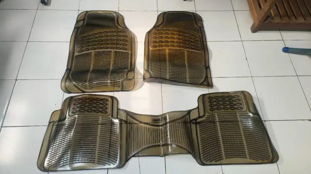Karpet alas lantai mobil tebal