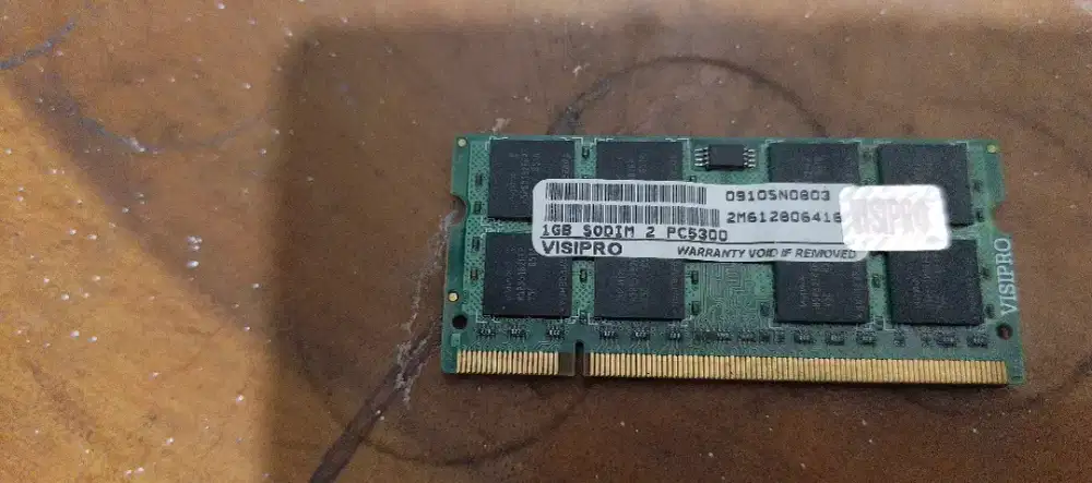 RAM Laptop (SODIMM) jenis DDR3L merek Samsung berkapasitas 4GB.