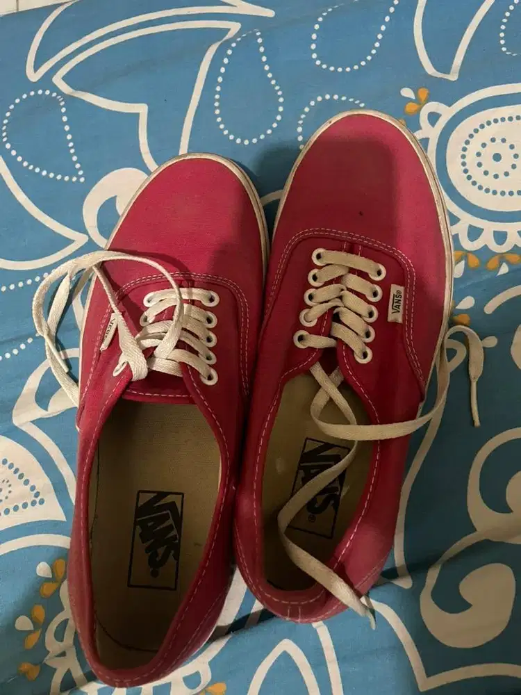 septu Vans Authentic warna merah ori
