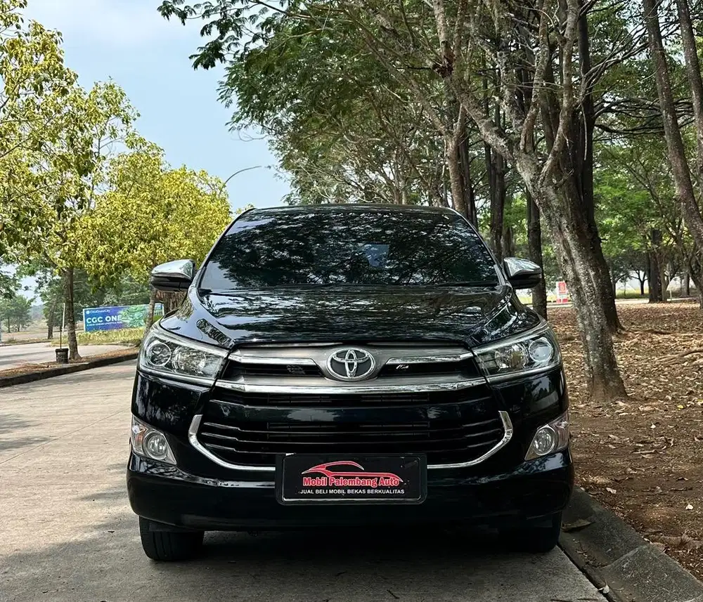 Toyota innova Reborn V matic diesel 2020 km rendah mulus sekali