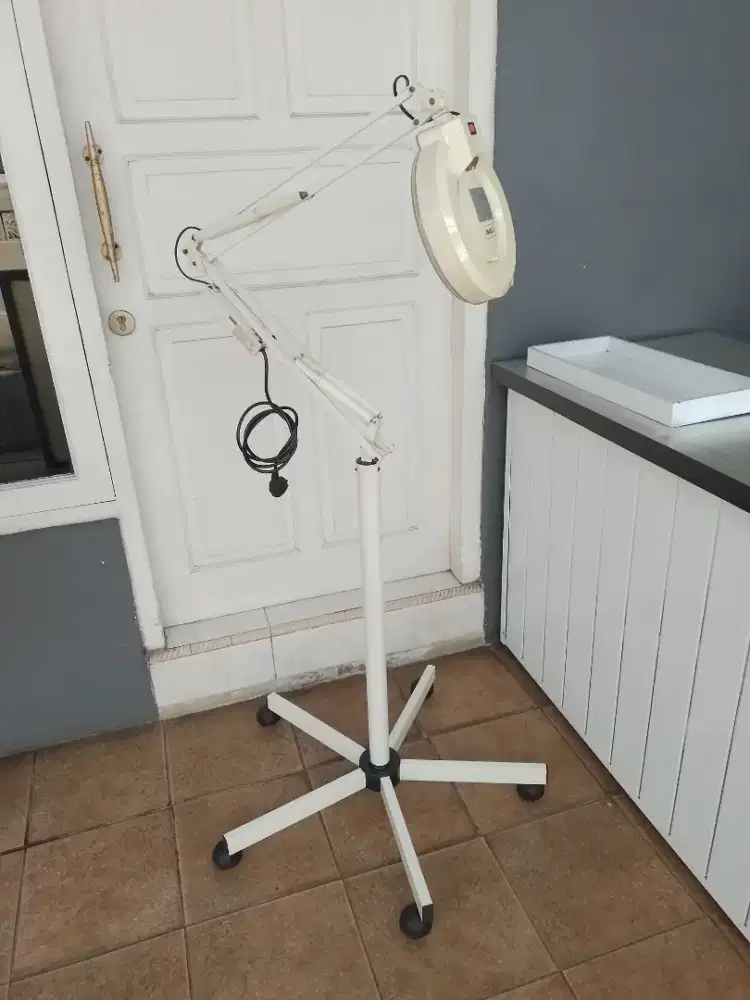Lampu Kaca Facial Mikata/ Lampu Kaca Pembesar