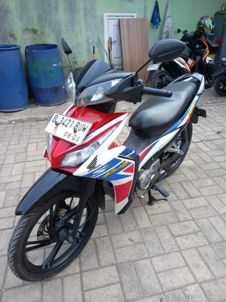 Honda blade 2013 karbu