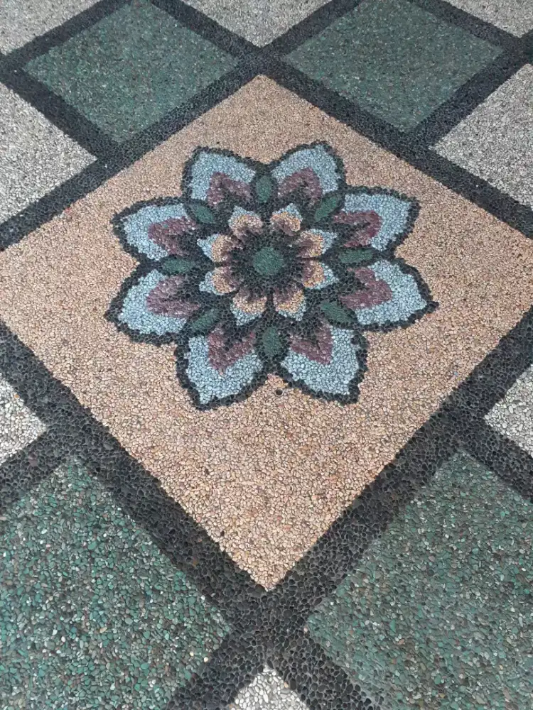 Pemasangan batu sikat