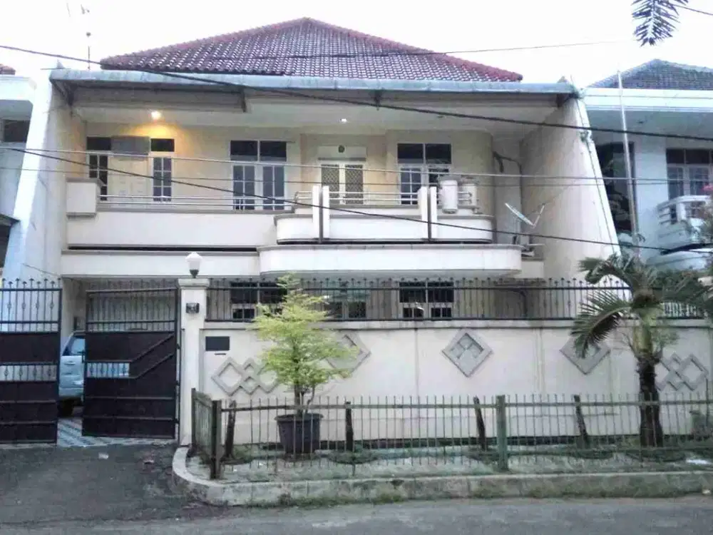 RUMAH harus Terjual bulan ini uk 12 X 25m² di Gren Garden Jakarta barat