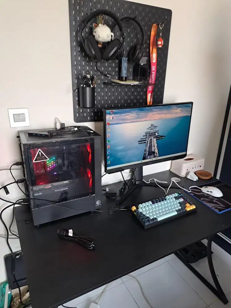 Jual PC gaming with monitor Keyboard and mouse