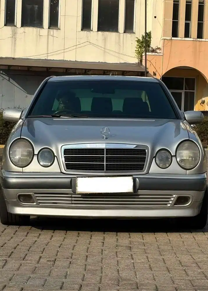 Mercedes-Benz E230 1997 Bensin