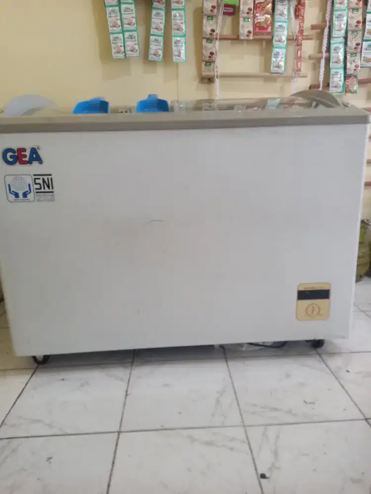 Freezer sliding merk GEA
