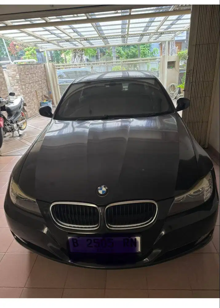 BMW 320i E90 TAHUN 2009