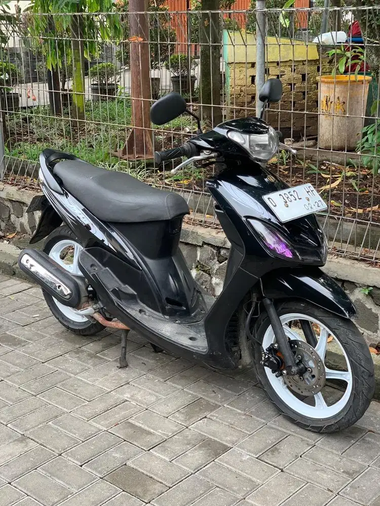 Mio hitam garnis