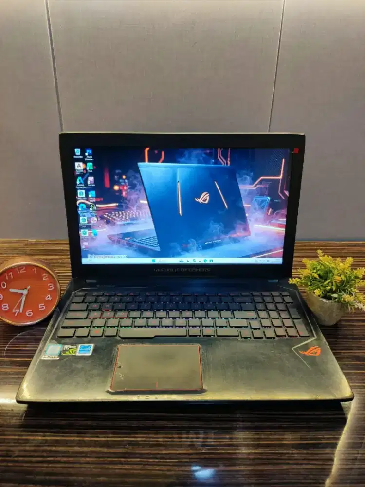 ASUS ROG STRIX-308 GAMING Design GL553VD Core i7-7700HQ [8GB/512Gb]