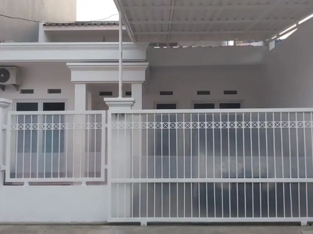 DIJUAL! Rumah 1,5 Lantai LUAS di atas 100m2, Terdapat 3 Kamar Tidur dan Mandi