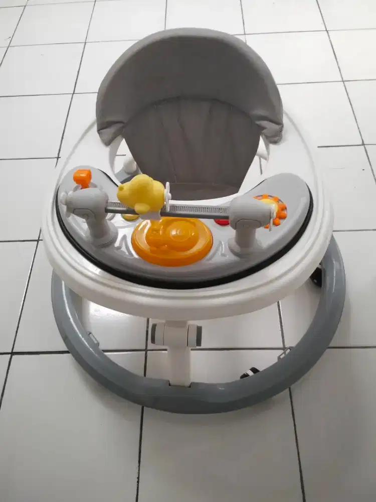Baby Walker kondisi masih sangat bagus