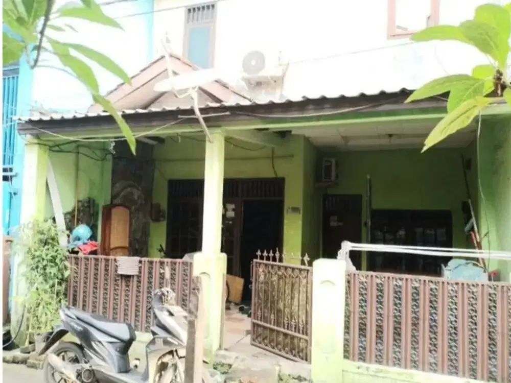DIJUAL! Rumah 2 Tingkat LUAS di atas 145m2, Terdapat 6 Kamar Tidur, Cocok untuk kos dan tempat tinggal