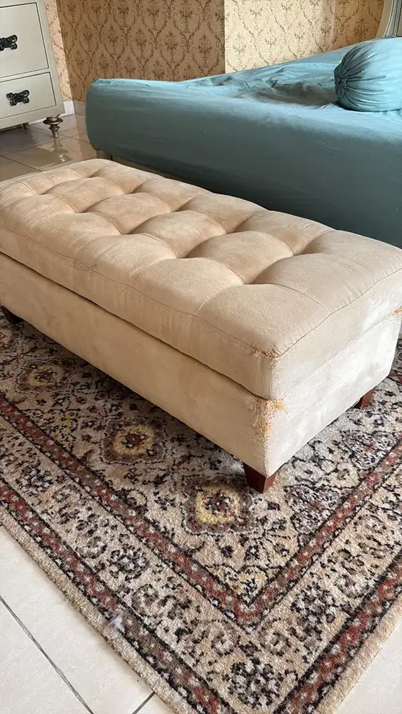 Sofa panjang nyaman