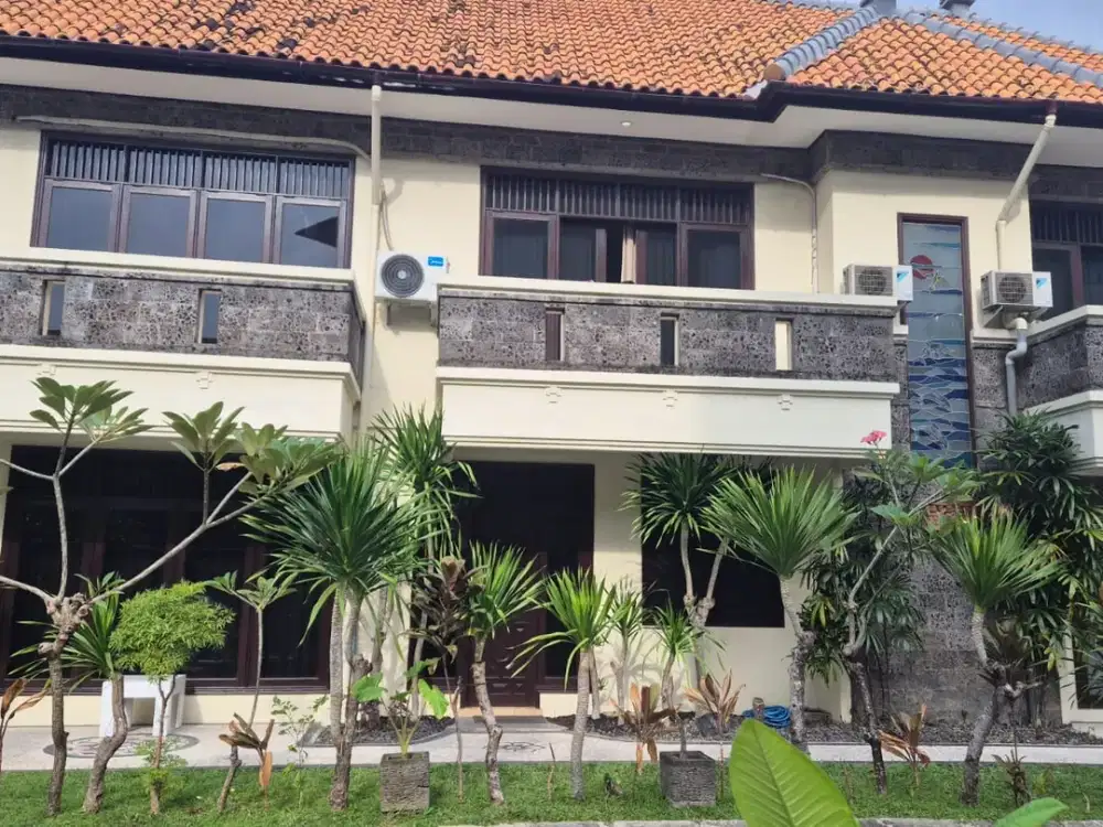FOR SALE - 4-BEDROOM FREEHOLD VILLA IN A PRIME CORNER POSITION - KUTA, BALI