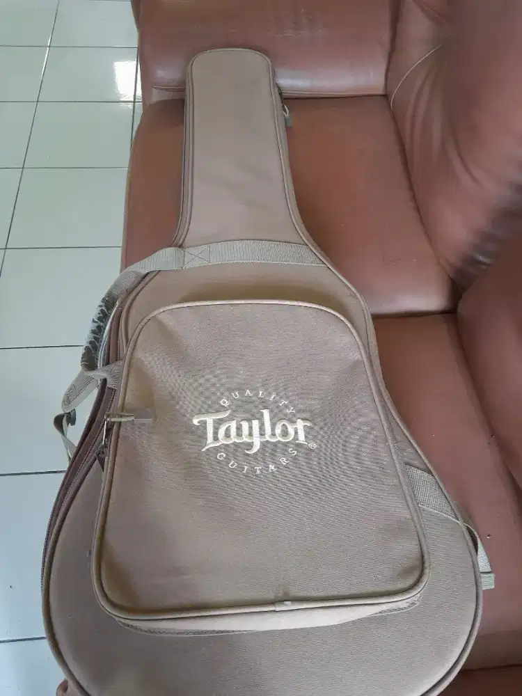 Gitar tylor Big Baby BBTE