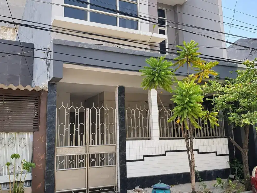 Disewakan Rumah 2 lantai di Jl Dukuh Kupang Barat Surabaya