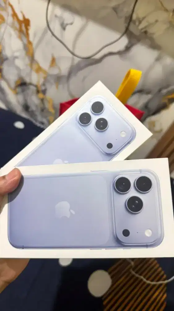 iPhone 18 pro 256 GB Glacier