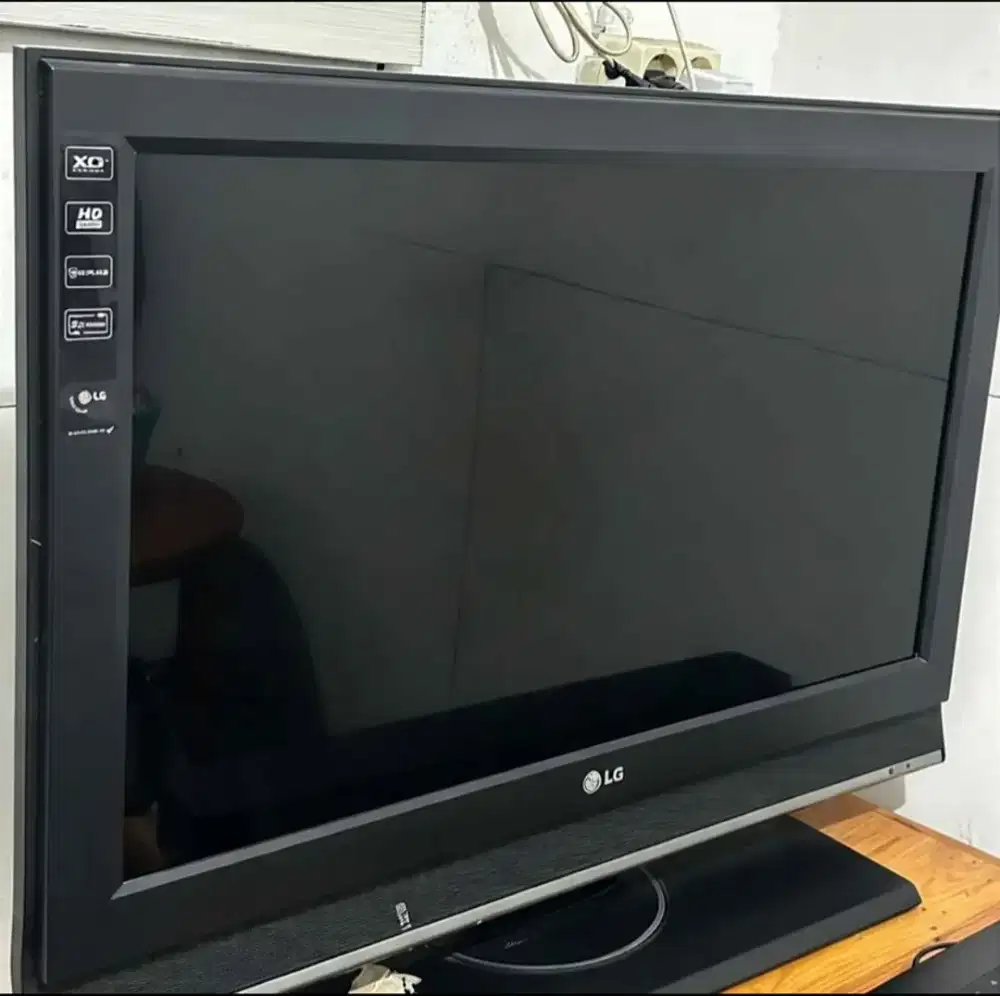 TV LG 32LC4R — LCD 32 Inci Tanpa Remote