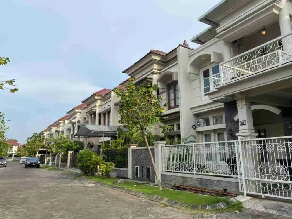 disewakan rumah mewah di Surabaya selatan