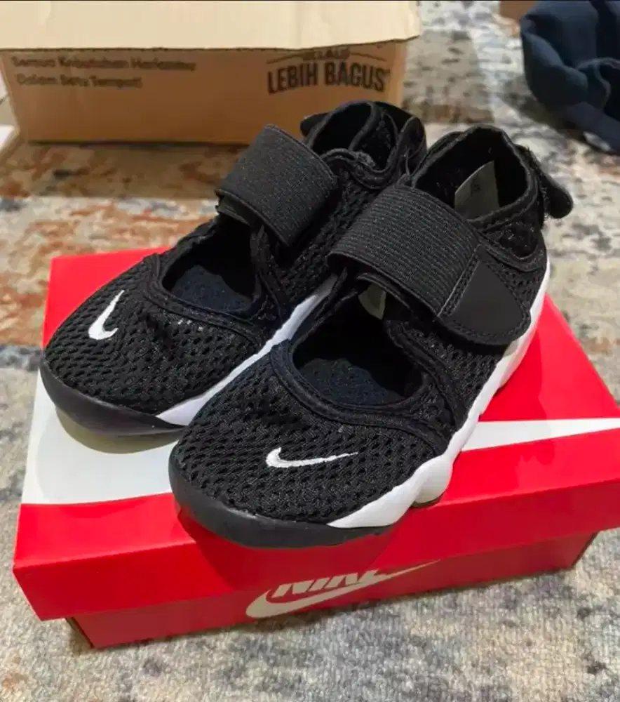 NIKE Air Rift GS