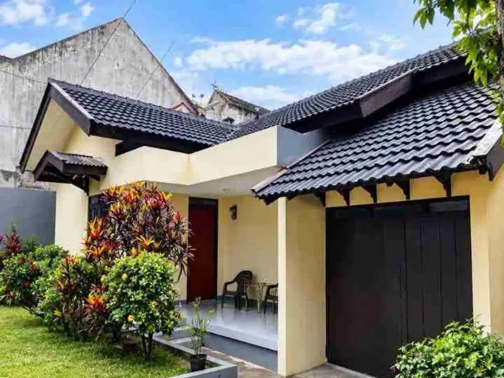 Dijual Rumah Pinggir Jalan Utama Antapani – Tanah Luas 270 meter
