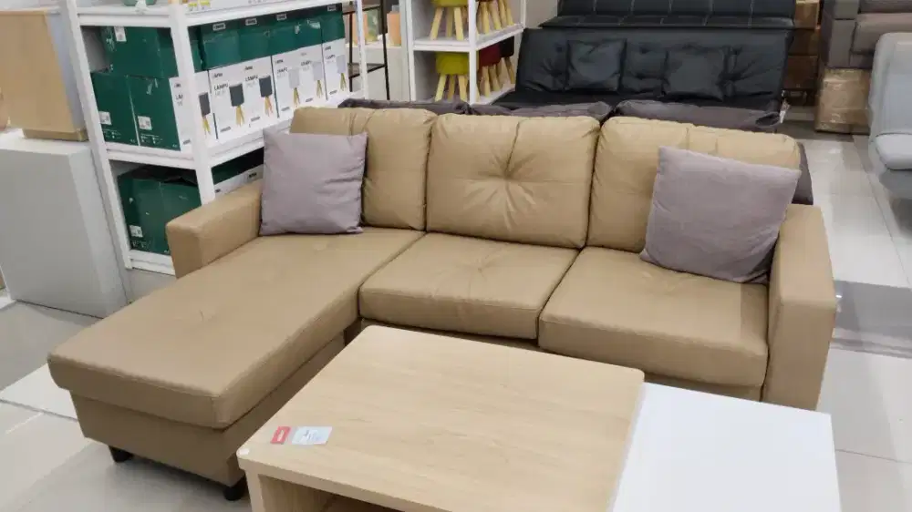 Sofa sudut kulit