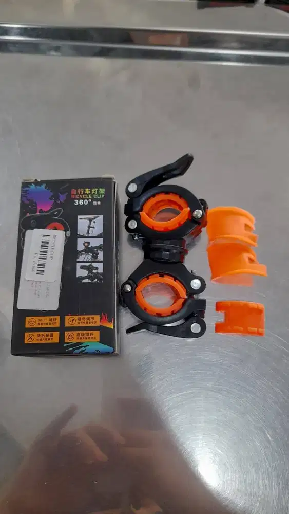 Bicycle Clip Klip Dudukan Lampu dan Senter Sepeda