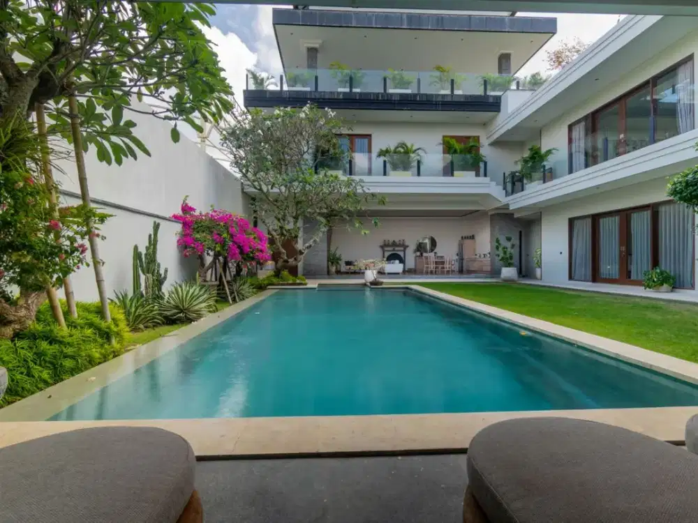 Luxury villa batubolong canggu badung