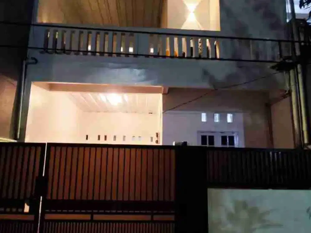 Rumah 3 Lantai Minimalis @ Cempaka Putih Near Soeprapto Jual Murah