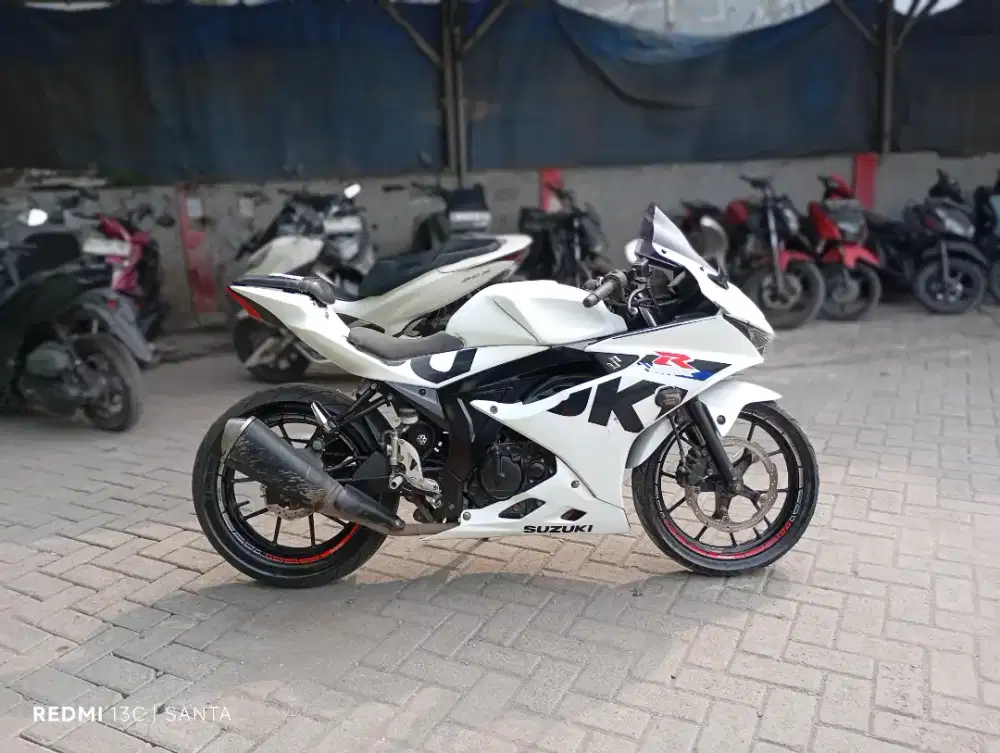 Suzuki GSX 150 Tahun 2017 Surat komplit