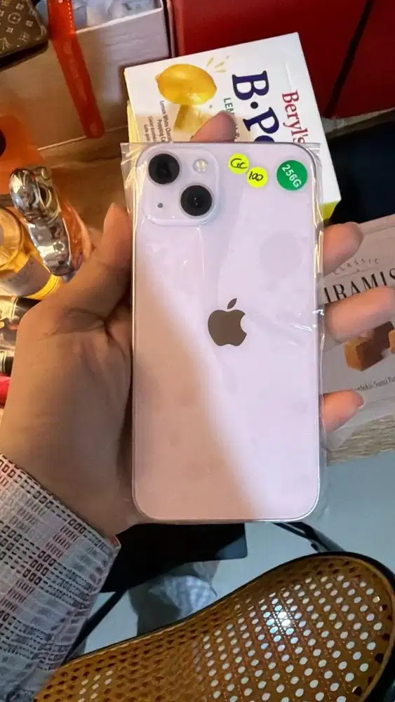 Jual cepat iphone 13 256 BC aman
