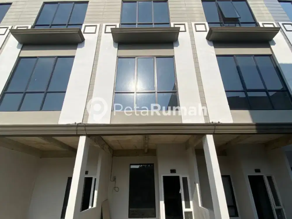 DIJUAL TOWNHOUSE JALAN PENDIDIKAN KOMPLEK CARLTON HOUSE - MEDAN TEMBUNG (indra & andy)
