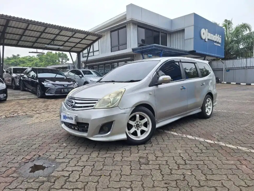 Nissan Grand livina 1.5 XV Bensin-AT 2012