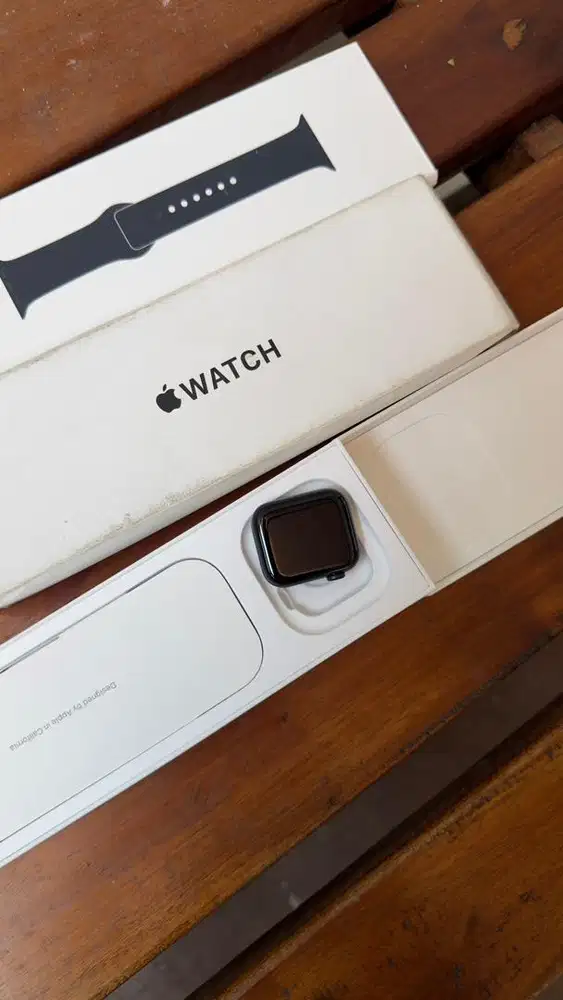 Apple watch series se 3 40mm black garansi