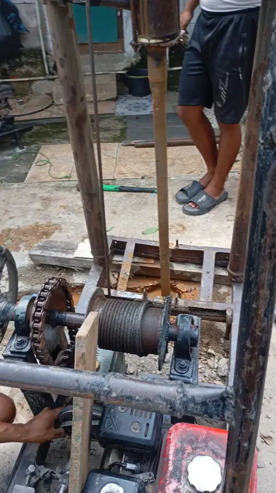Tukang sumur bor
