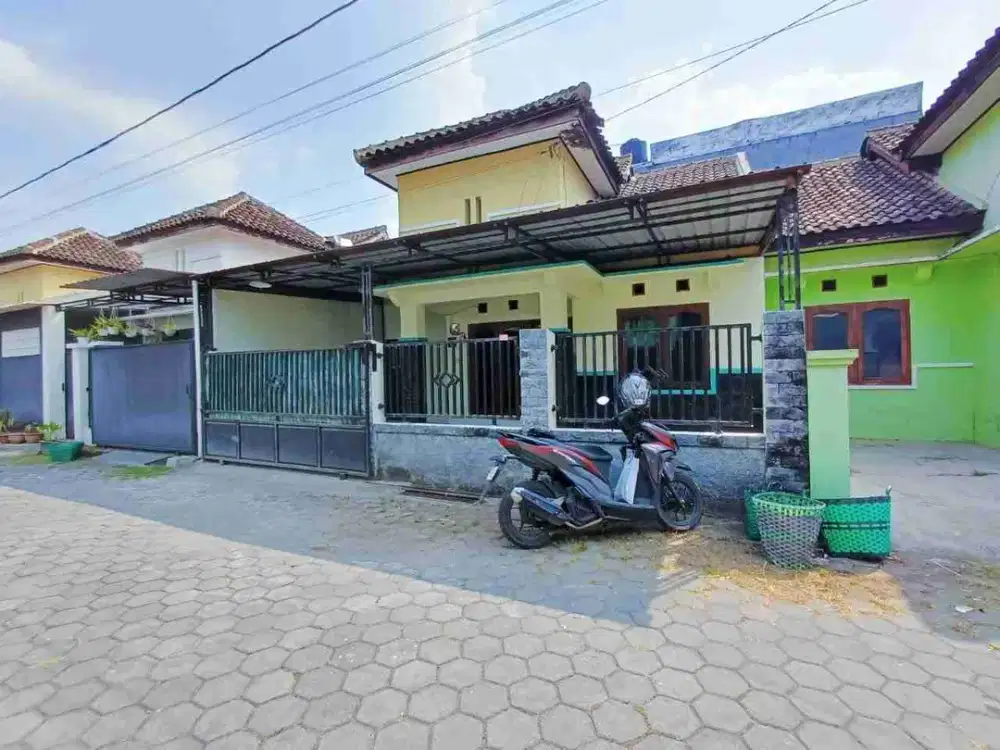Rumah Bagus Murah Dekat Kampus UMS Semi Perumahan